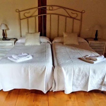 Trisileja En Novales Hotel Luaran gambar