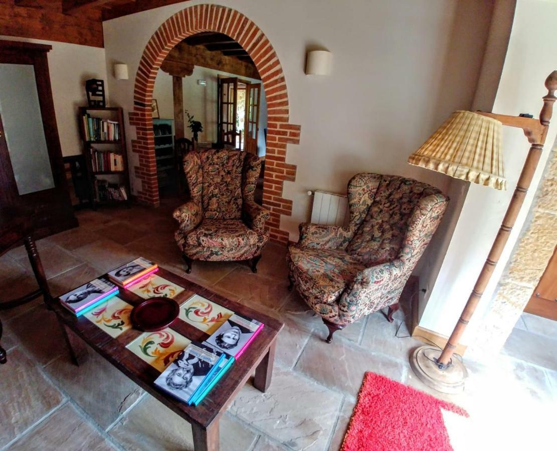 Trisileja En Novales Hotel Luaran gambar