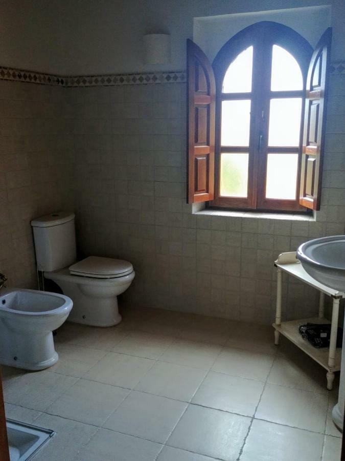Trisileja En Novales Hotel Luaran gambar