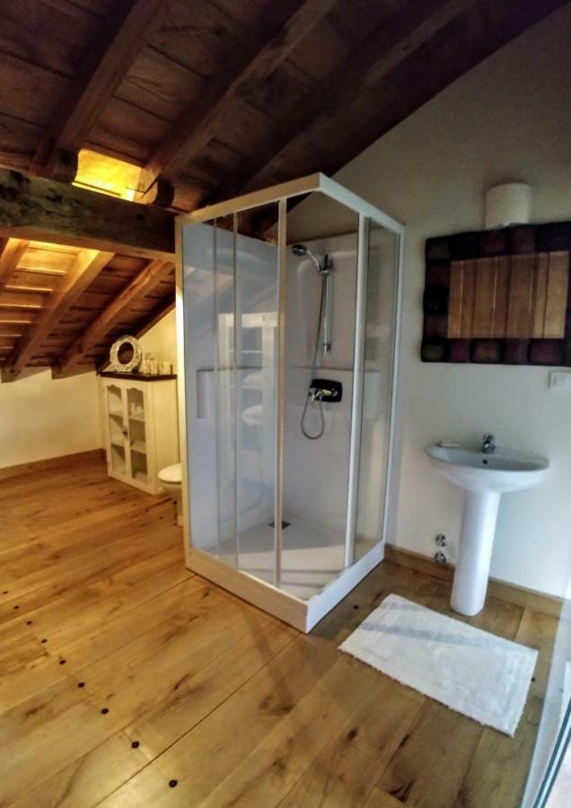 Trisileja En Novales Hotel Luaran gambar