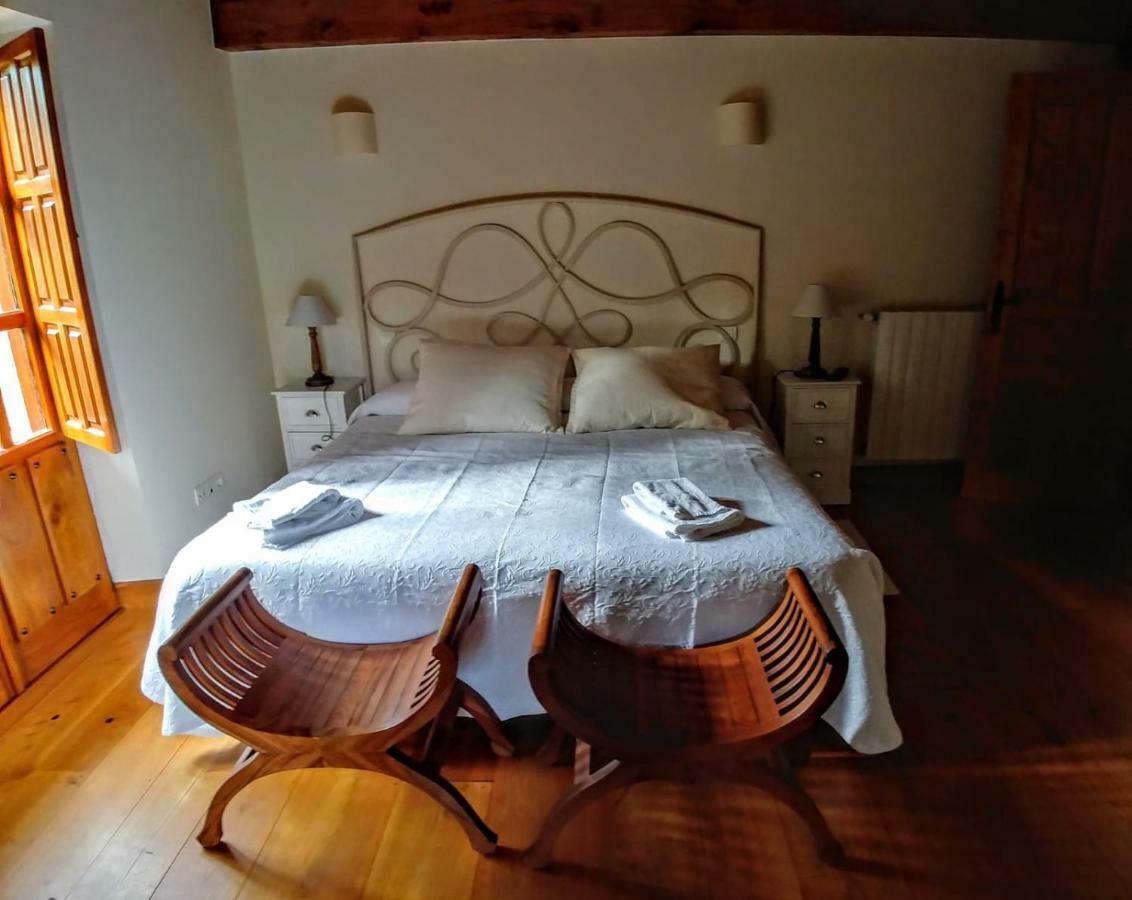 Trisileja En Novales Hotel Luaran gambar